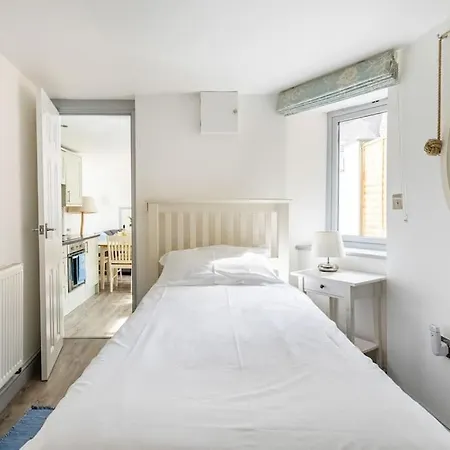 Holiday home Stunning Cosy In Old Town Sleeps 4 *