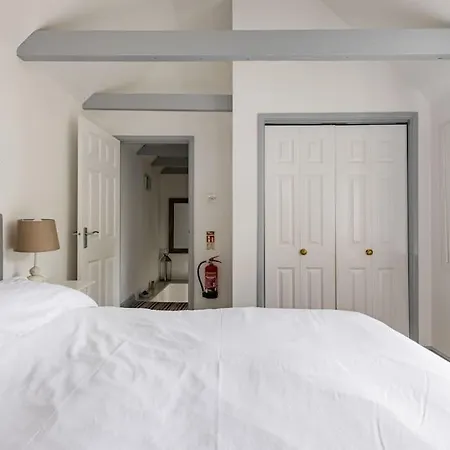 Stunning Cosy In Old Town Sleeps 4 Holiday home